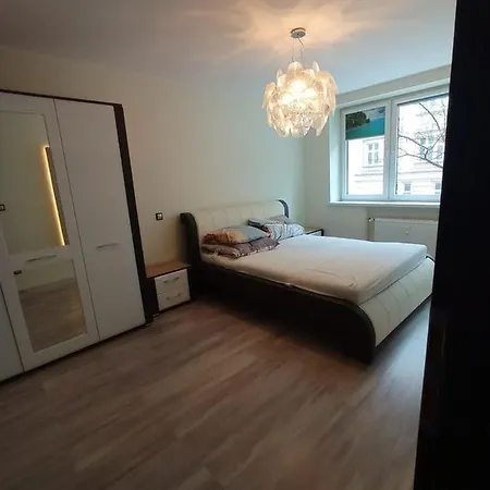 Nocipoznania7,2-22 Maison d'hôtes Poznań